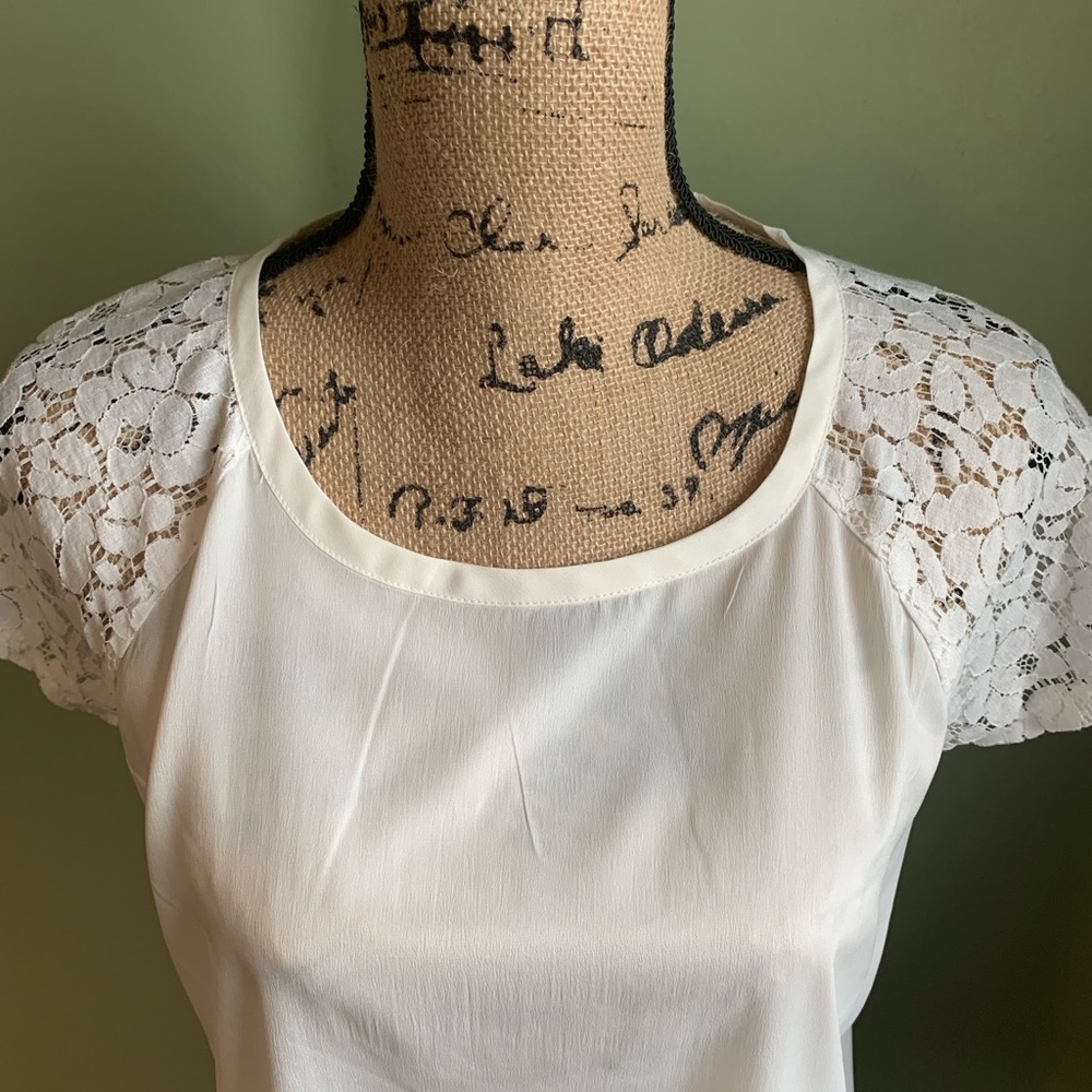 NWOT Old Navy Blouse with Lace Sleeves - Picture 4 of 6